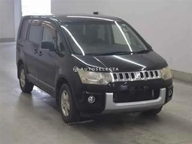 Mitsubishi Delica D:5 2013, auction grade 3.5