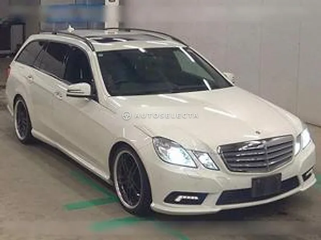 Mercedes-Benz E-Class Station Wagon 2010, auction grade 3.5