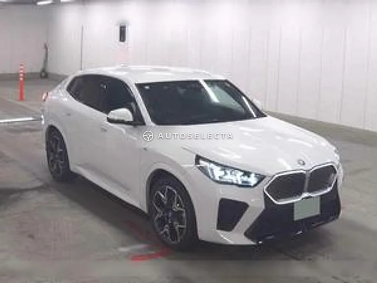 BMW iX2 2024, photo 1 of 6