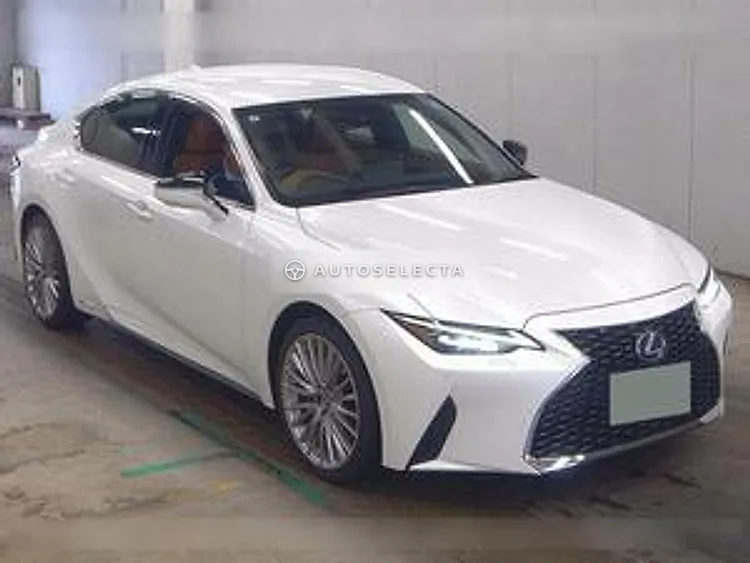 Lexus IS 2021, photo 1 of 1