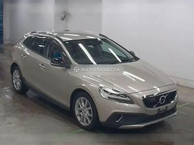 Volvo V40 2018, auction grade 4