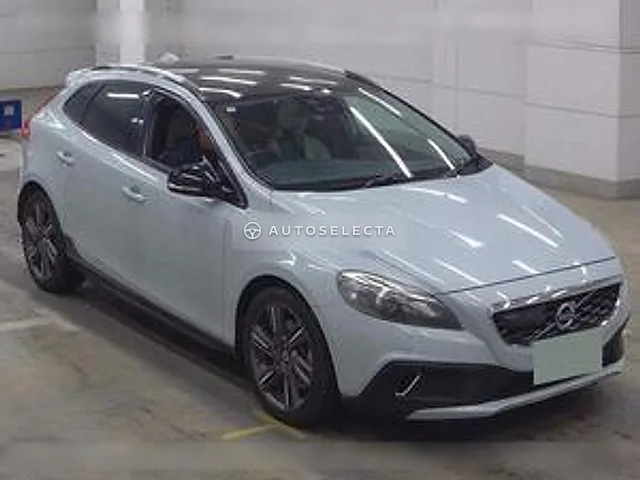 Volvo V40 2013, auction grade 4