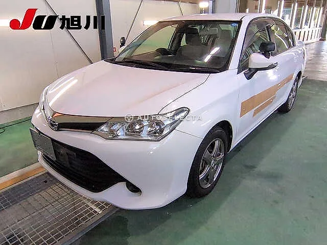Toyota Corolla Axio 2017, auction grade 3.5