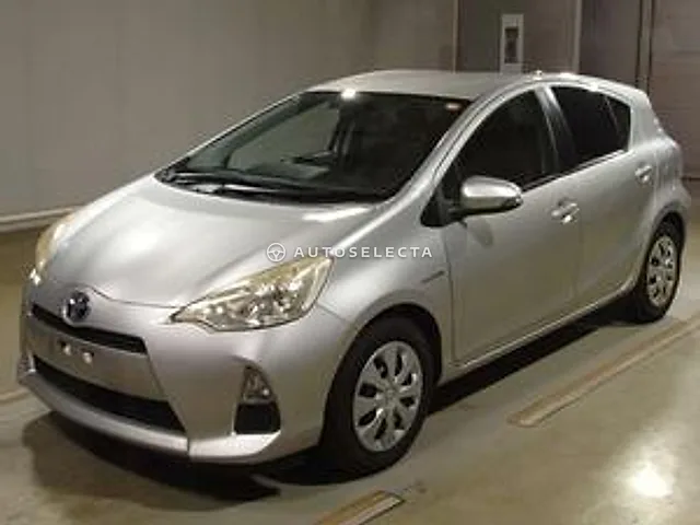 Toyota Aqua 2013, auction grade 3.5