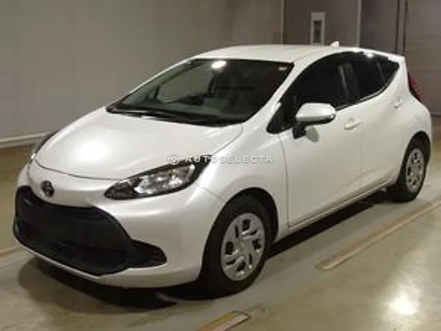 Toyota Aqua 2023, auction grade 4