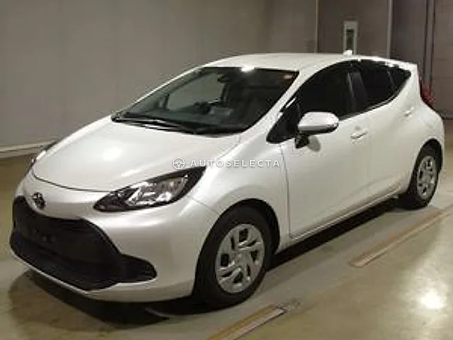 Toyota Aqua 2023, auction grade 3.5