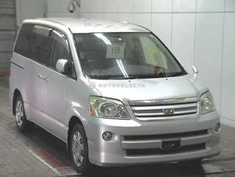 Toyota Noah 2006, photo 1 of 1