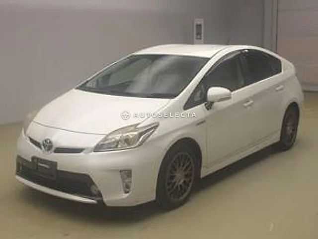 Toyota Prius 2014, auction grade 3.5