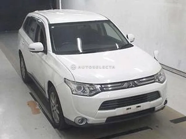 Mitsubishi Outlander 2013, auction grade 3
