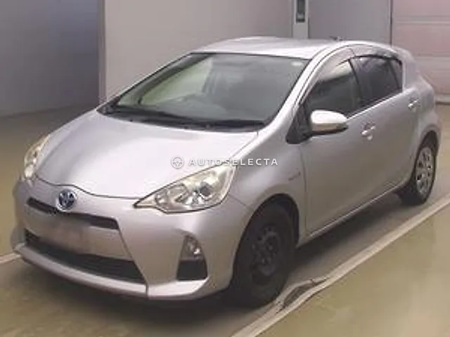 Toyota Aqua 2013, auction grade 3.5