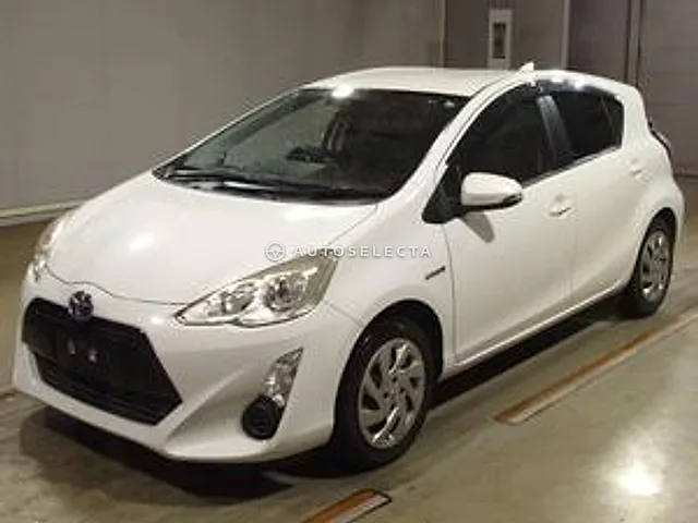 Toyota Aqua 2015, auction grade 3.5