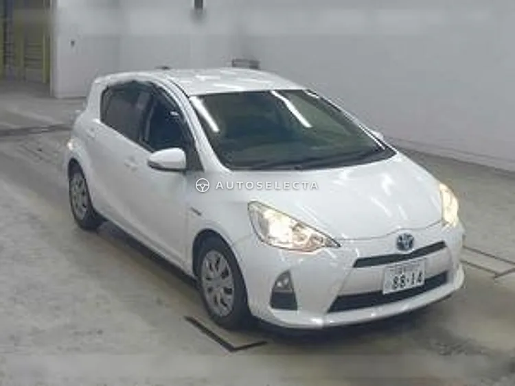 Toyota Aqua 2012, photo 1 of 1