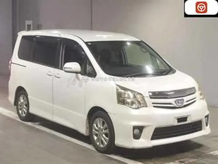 Toyota Noah 2010, photo 1 of 1