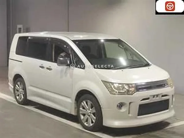Mitsubishi Delica D:5 2012, auction grade 3.5