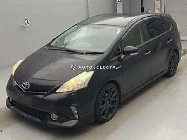 Toyota Prius Alpha 2013, auction grade RA