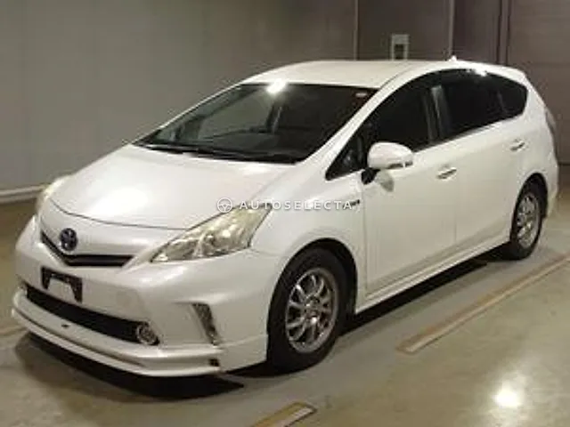 Toyota Prius Alpha 2013, auction grade 3.5