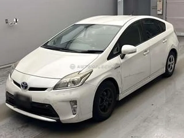 Toyota Prius 2013, auction grade RA