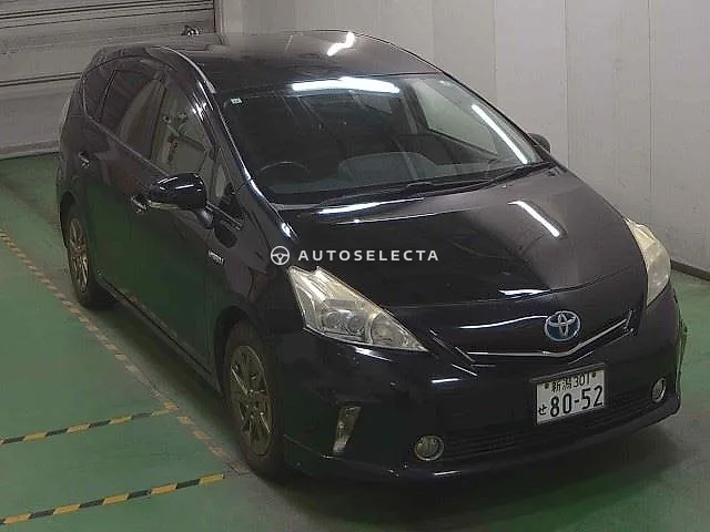 Toyota Prius Alpha 2013, auction grade R
