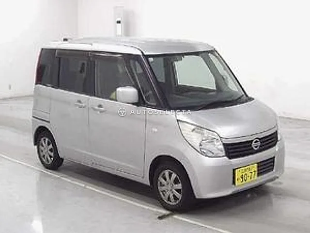 Nissan Roox 2010, auction grade 3.5