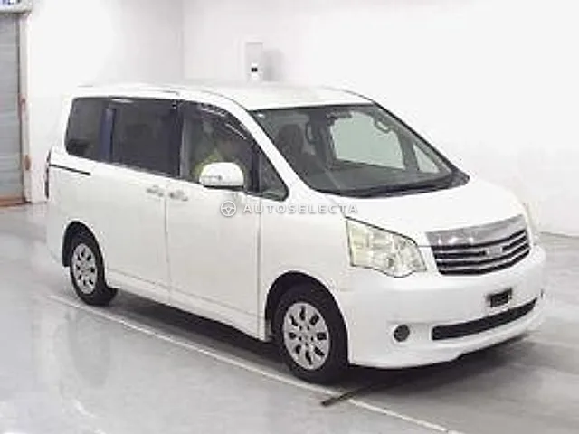 Toyota Noah 2011, auction grade R
