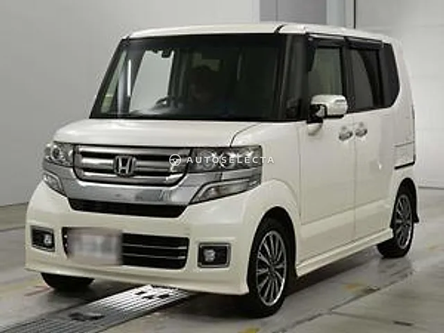 Honda N-BOX Custom 2017, auction grade 4