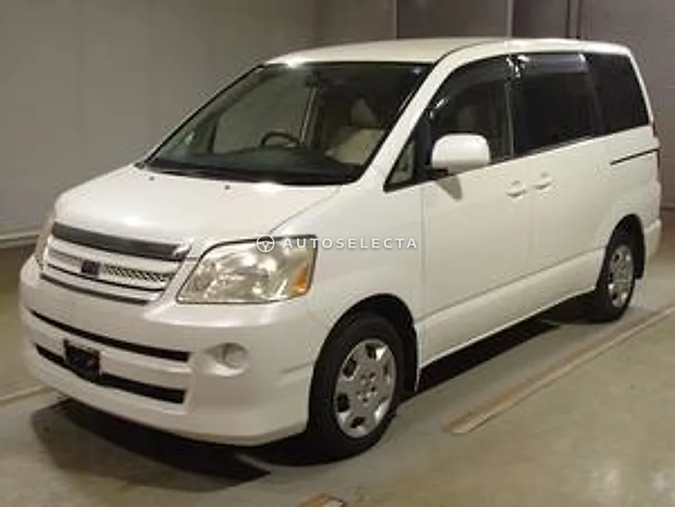 Toyota Noah 2005, photo 1 of 1