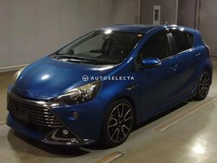 Toyota Aqua 2015, photo 1 of 2