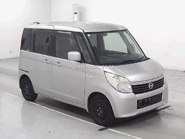Nissan Roox 2009, auction grade 3
