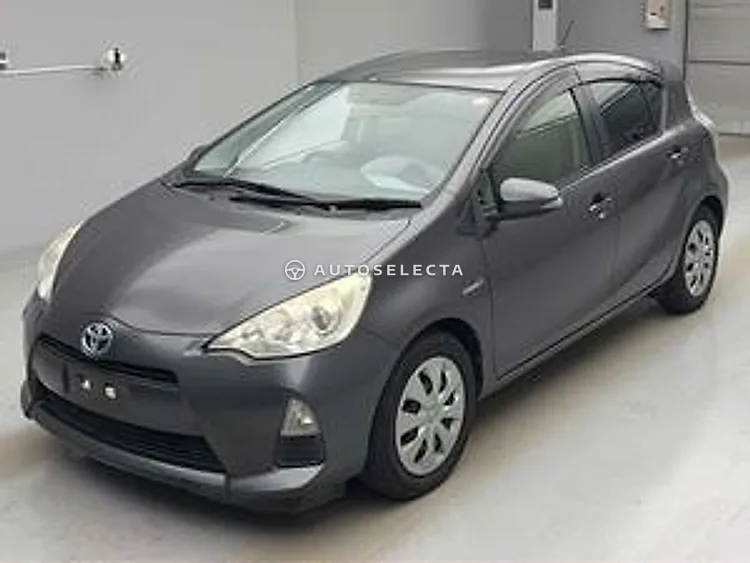 Toyota Aqua 2012, photo 1 of 1