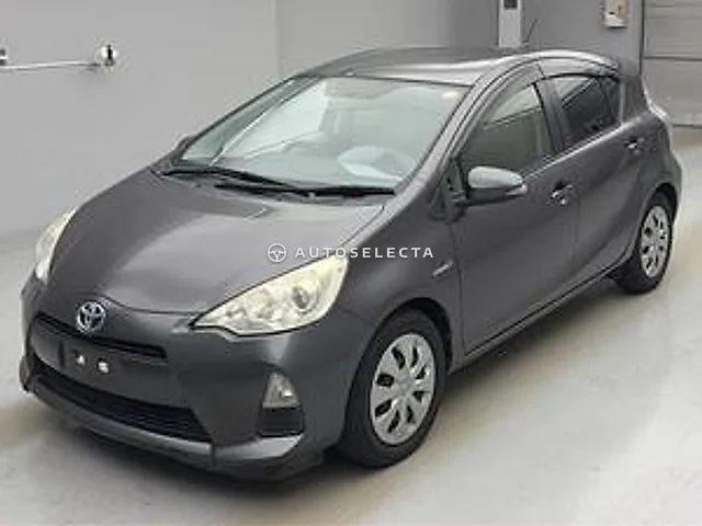 Toyota Aqua 2012, auction grade 3.5