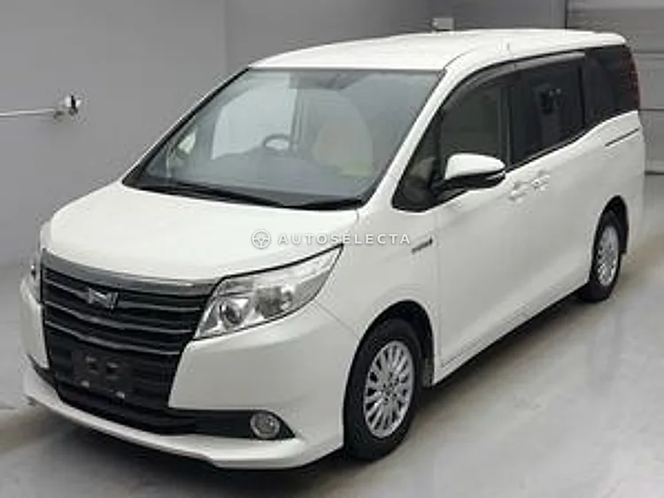 Toyota Noah 2015, photo 1 of 1