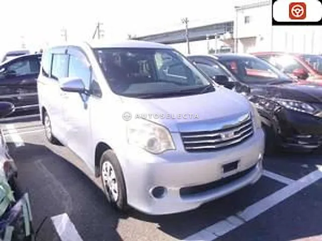 Toyota Noah 2013