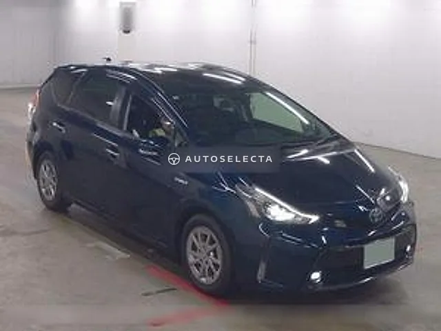 Toyota Prius Alpha 2018, auction grade 4.5