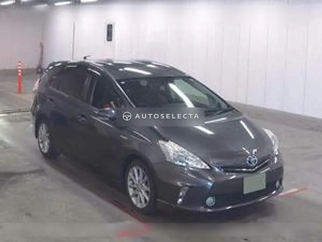 Toyota Prius Alpha 2012, auction grade 3.5