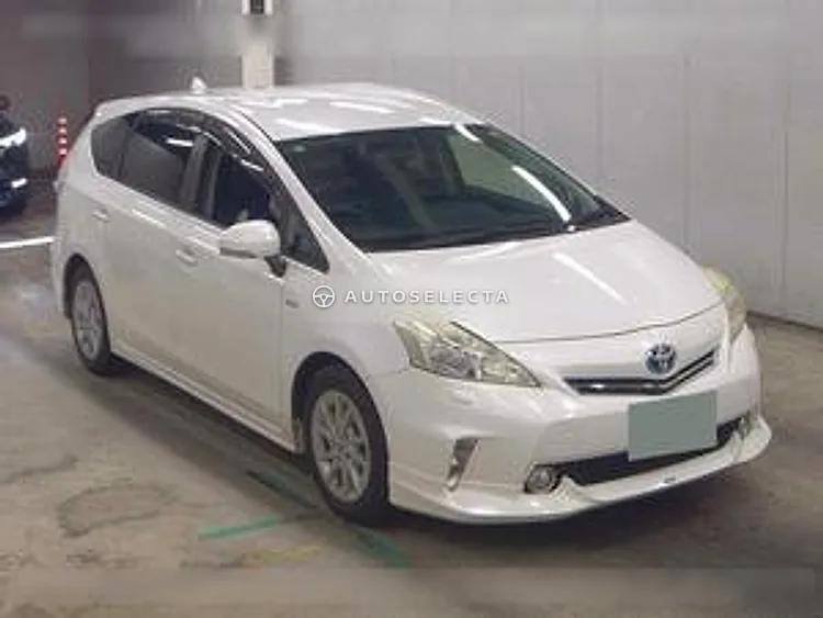 Toyota Prius Alpha 2012, photo 1 of 1