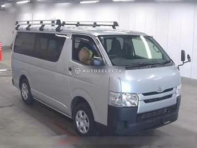 Toyota Hiace Van 2017, auction grade 3.5