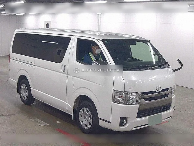 Toyota Hiace Van 2019, auction grade 4
