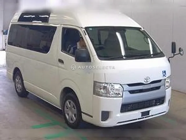 Toyota Hiace Van 2019, auction grade 3.5