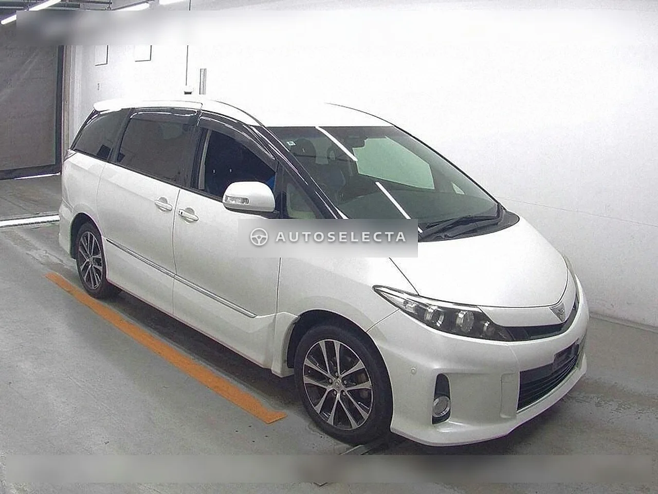 Toyota Estima 2012, photo 1 of 1