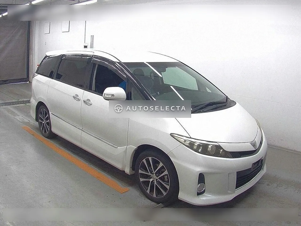 Toyota Estima 2014, photo 1 of 1
