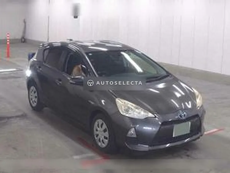 Toyota Aqua 2013, photo 1 of 1