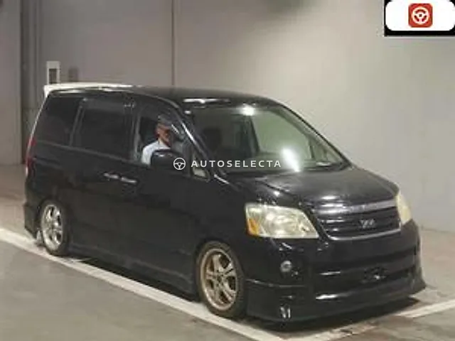 Toyota Noah 2005, auction grade R