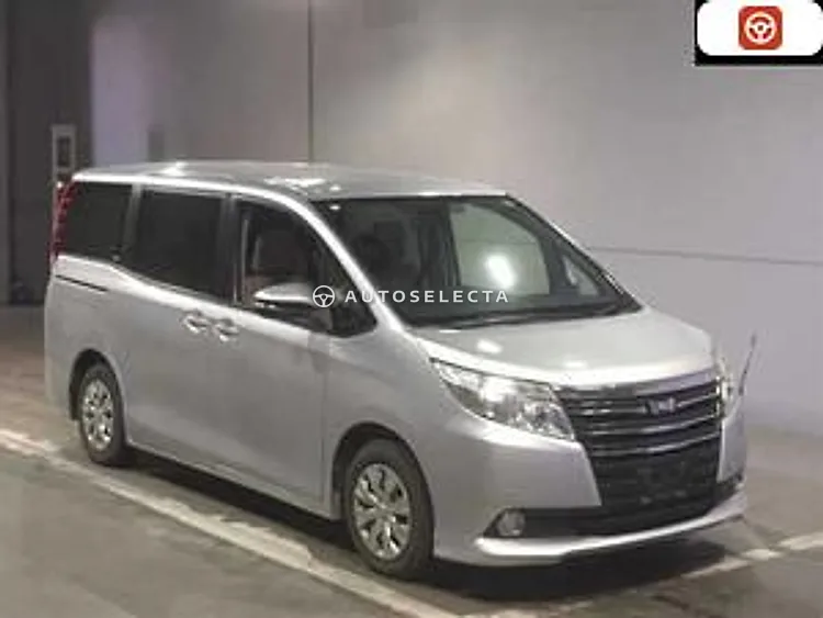 Toyota Noah 2014, photo 1 of 1