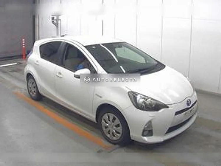 Toyota Aqua 2012, photo 1 of 1