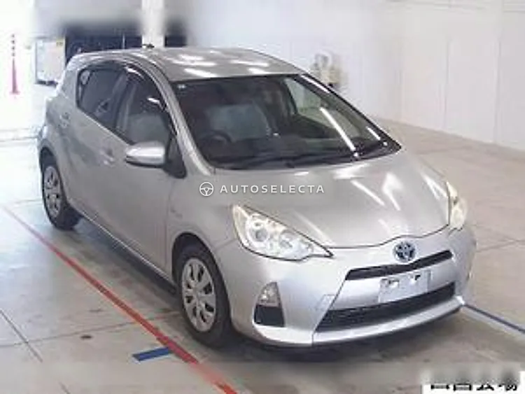 Toyota Aqua 2013, photo 1 of 1