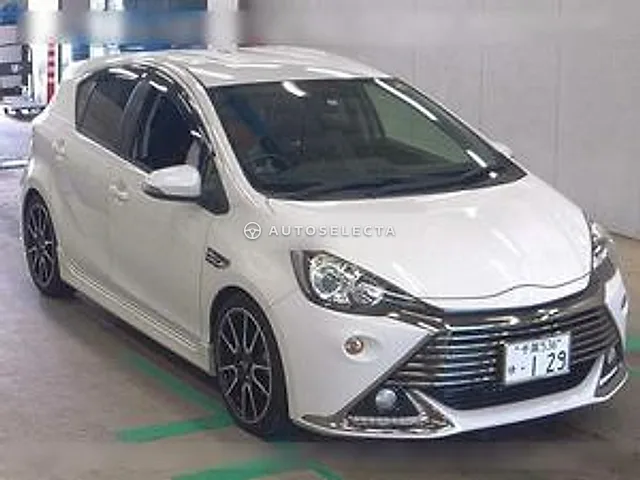 Toyota Aqua 2014, auction grade 4
