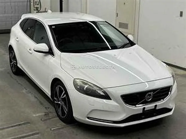 Volvo V40 2013, auction grade 4.5