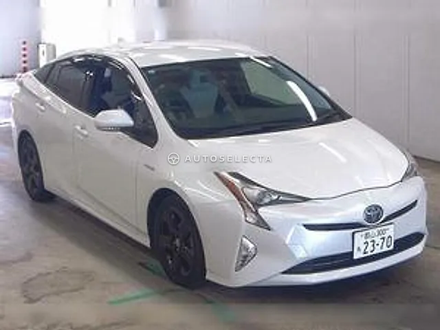 Toyota Prius 2016, auction grade 3.5