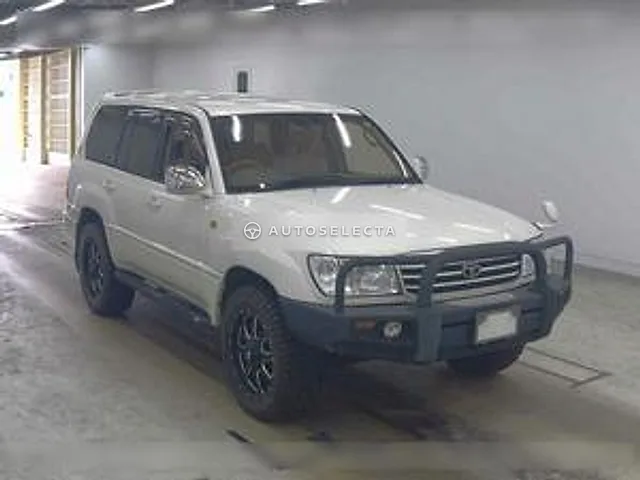 Toyota Land Cruiser 100 2000, auction grade 3