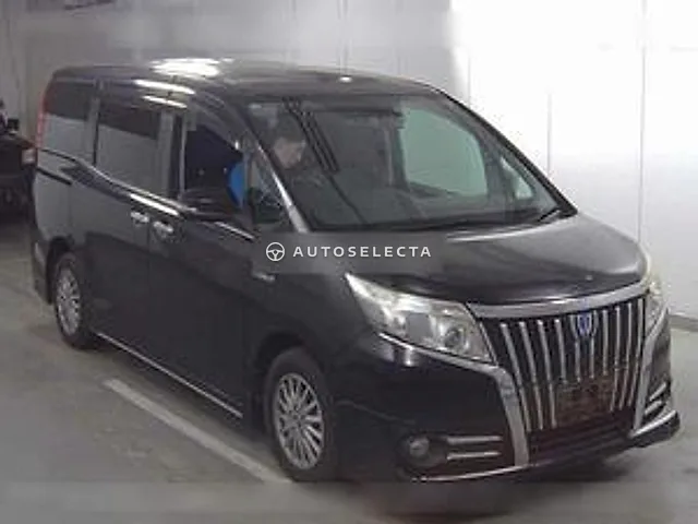 Toyota Esquire 2015, auction grade 3